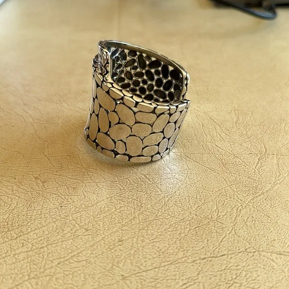 JOHN HARDY Kali Collection Sterling Silver Overlap Wide Cuff Bracelet - Picture 10 of 10